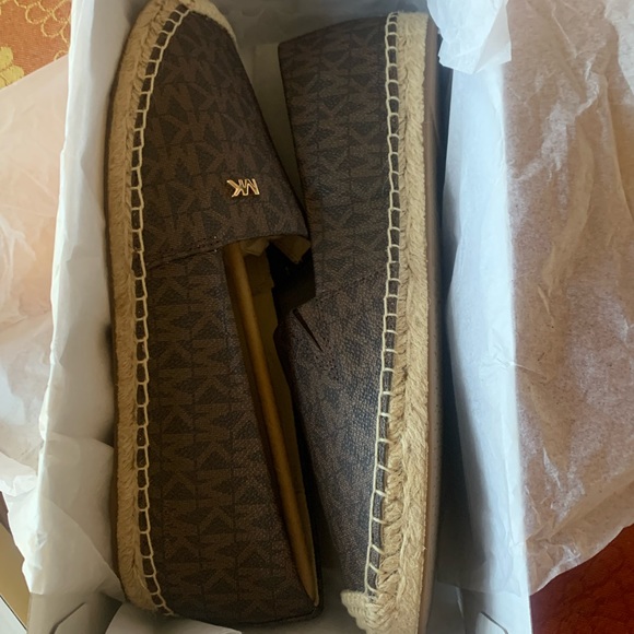 Women’s New Michael Kors Kendrick Slip On - Picture 1 of 7